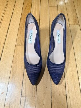 Nina Niley Navy Pointed toe Mesh Pump with Subtle Sparkle NEW